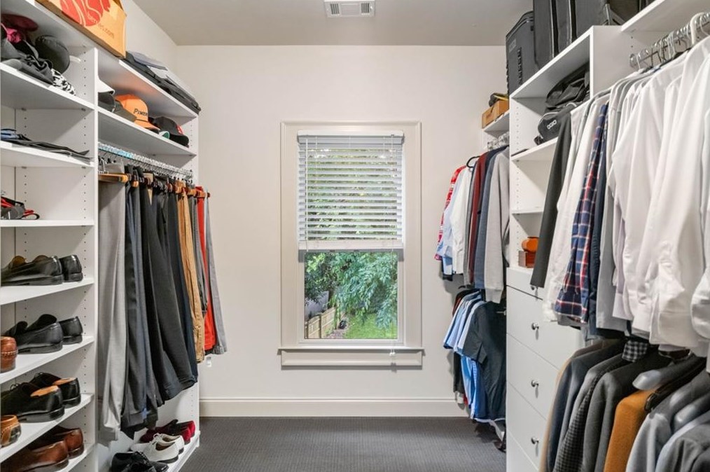 1363 Sylvan Cir, Atlanta GA 30319-3424 exterior