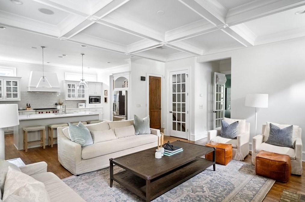 1363 Sylvan Cir, Atlanta GA 30319-3424 exterior