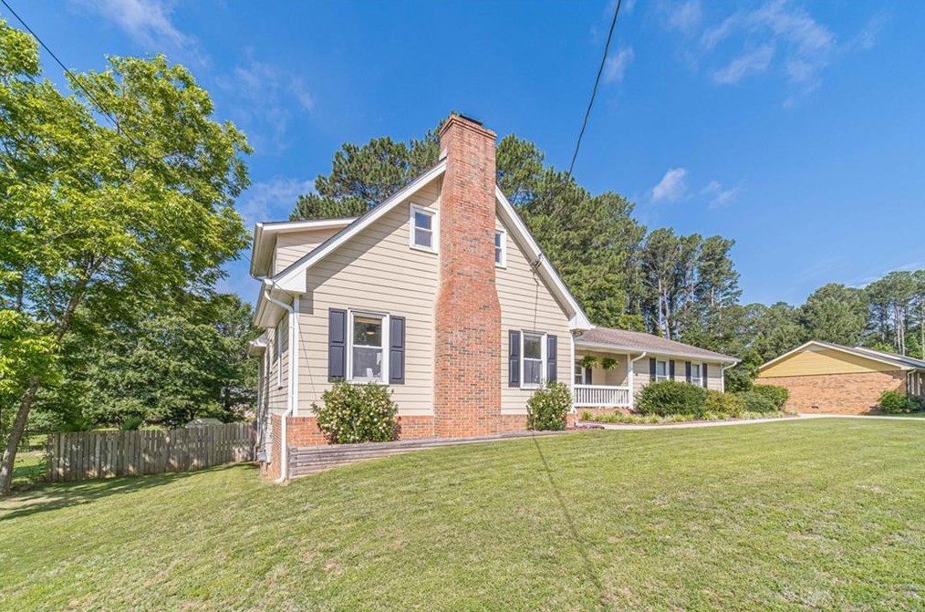 2223 Meadow Dr, Lithonia, GA 30078-2623