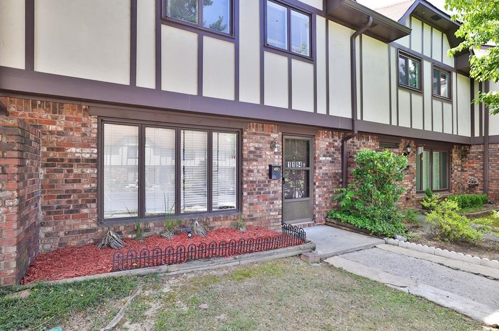 1194 Ashborough Dr, Marietta, GA 30067-6922