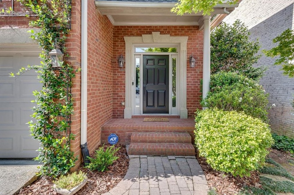 2504 Manor Walk, Decatur, GA 30030-1659