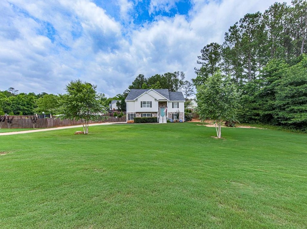 6650 Crest Wood Ln, Douglasville, GA 30135-9046