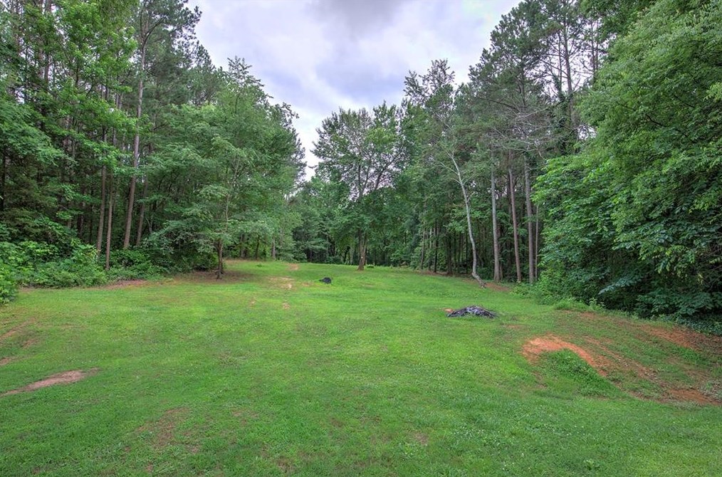 1015 Erwin Hl Church Rd, Calhoun GA 30701-4009 exterior