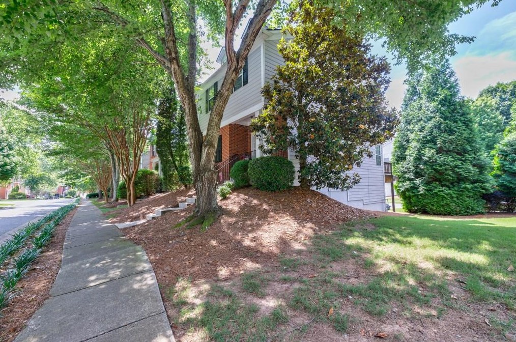 843 Society Ct, Holly Springs, GA 30188