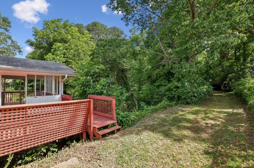 2216 Holly Hl Dr, Decatur GA 30032-5711 exterior