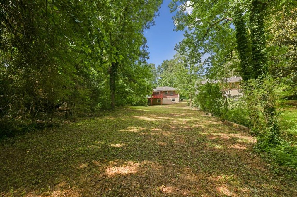 2216 Holly Hl Dr, Decatur GA 30032-5711 exterior