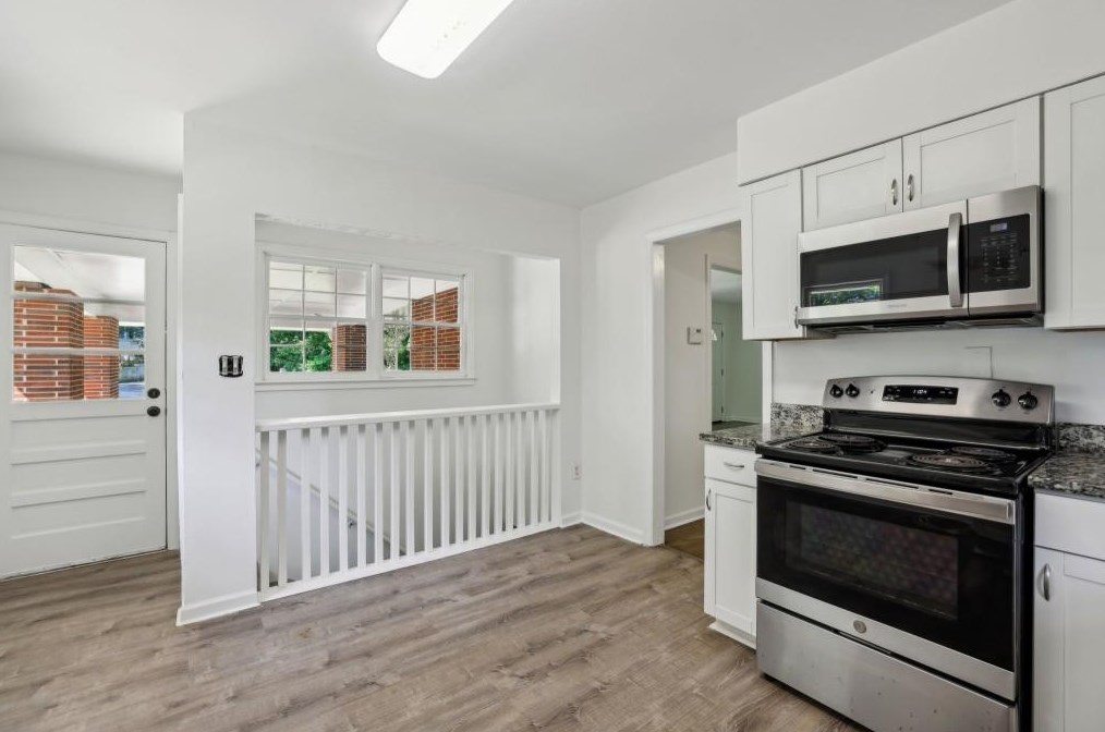 2216 Holly Hl Dr, Decatur GA 30032-5711 exterior