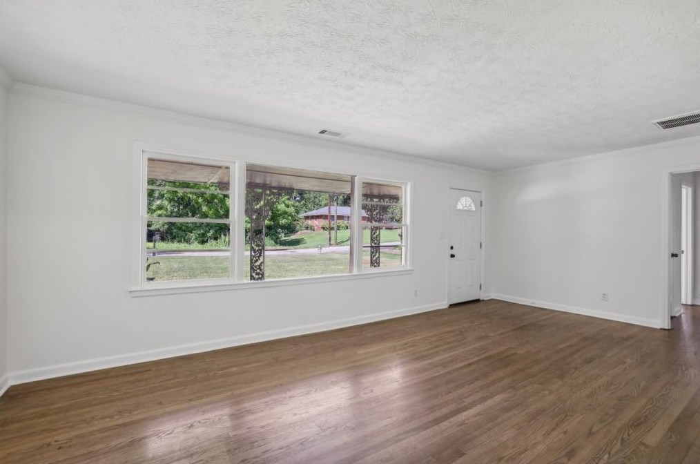 2216 Holly Hill Dr, Decatur, GA 30032