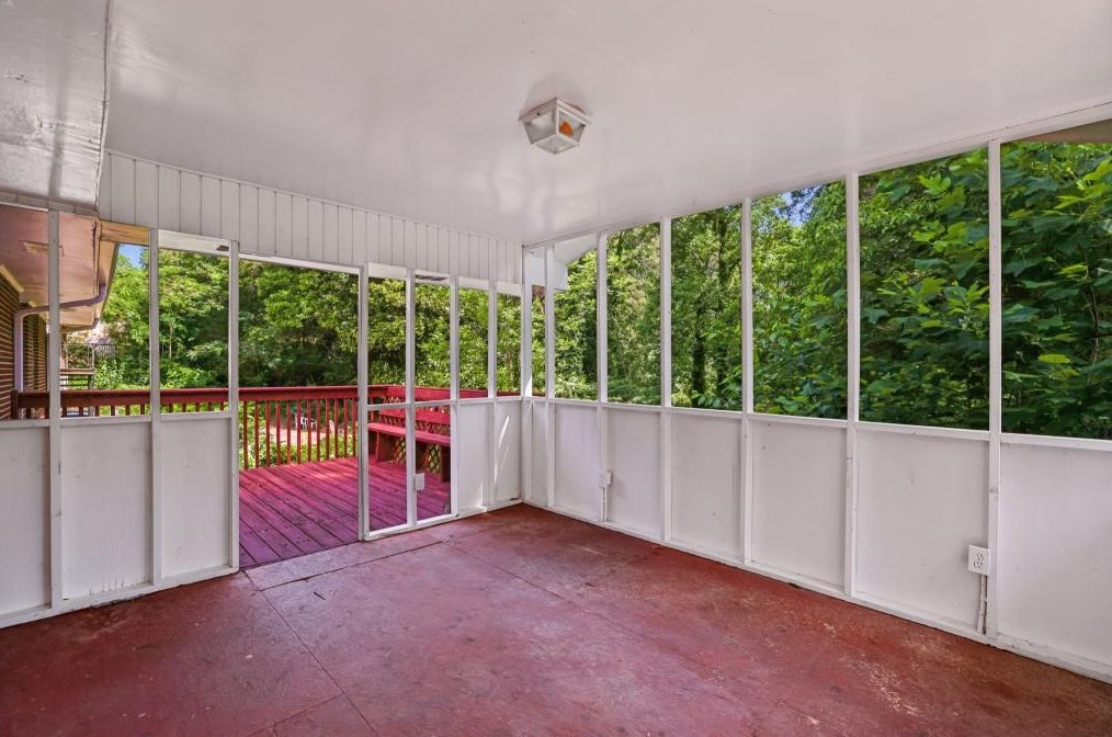 2216 Holly Hl Dr, Decatur GA 30032-5711 exterior