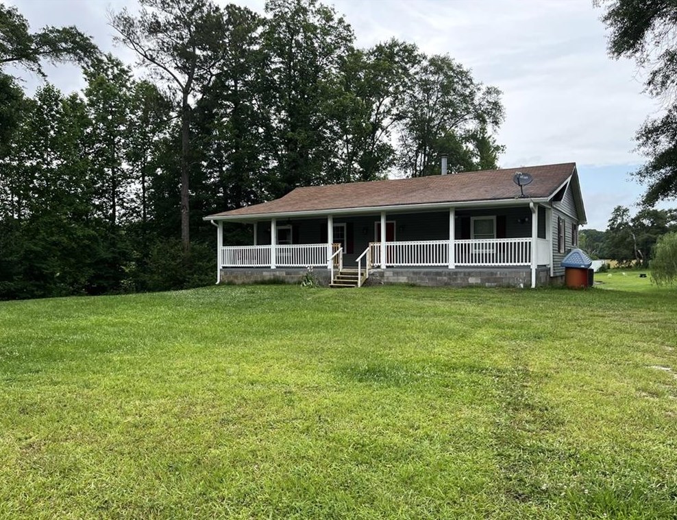 61 Paynes Lake Rd, Carrollton, GA 30116-5731