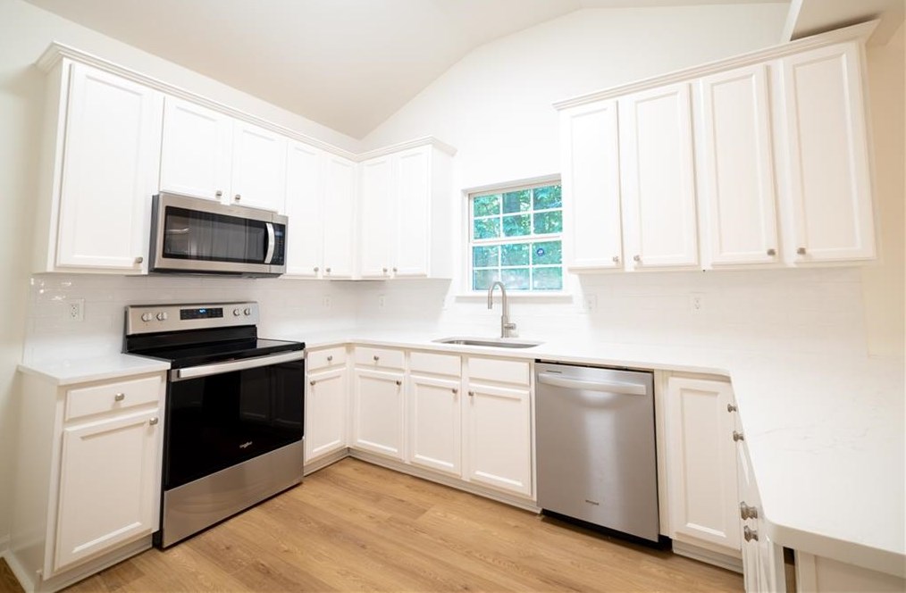 416 Pierpont Ct, Holly Springs, GA 30114-5862