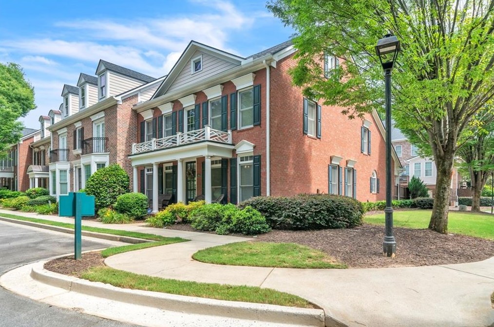 5811 Fairmont Trce, Roswell, GA 30075-8257