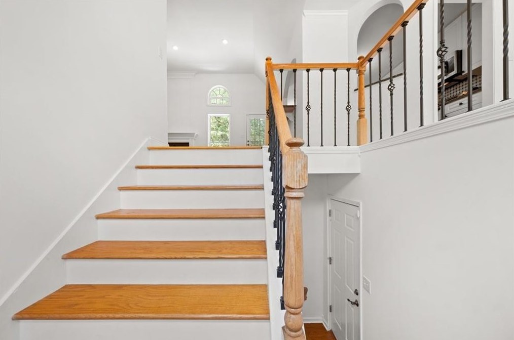 5330 Leeward Run Dr, Alpharetta, GA 30005-4370