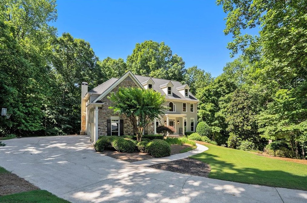 800 Valley Summit Dr, Roswell, GA 30075-6817