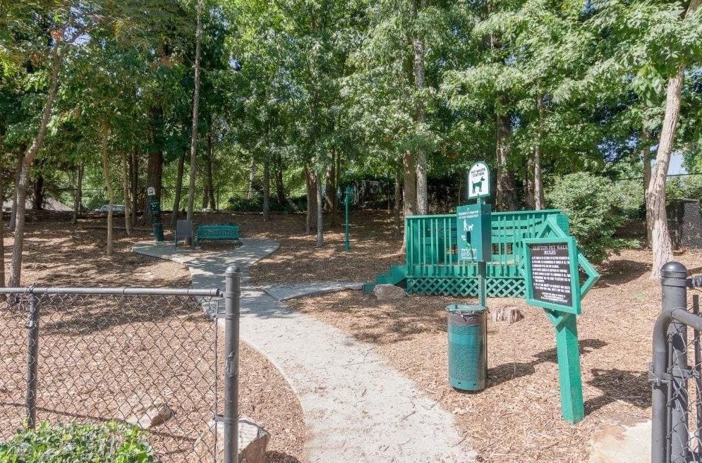 1901 Briarcliff Rd, Atlanta GA  30329-4093 exterior