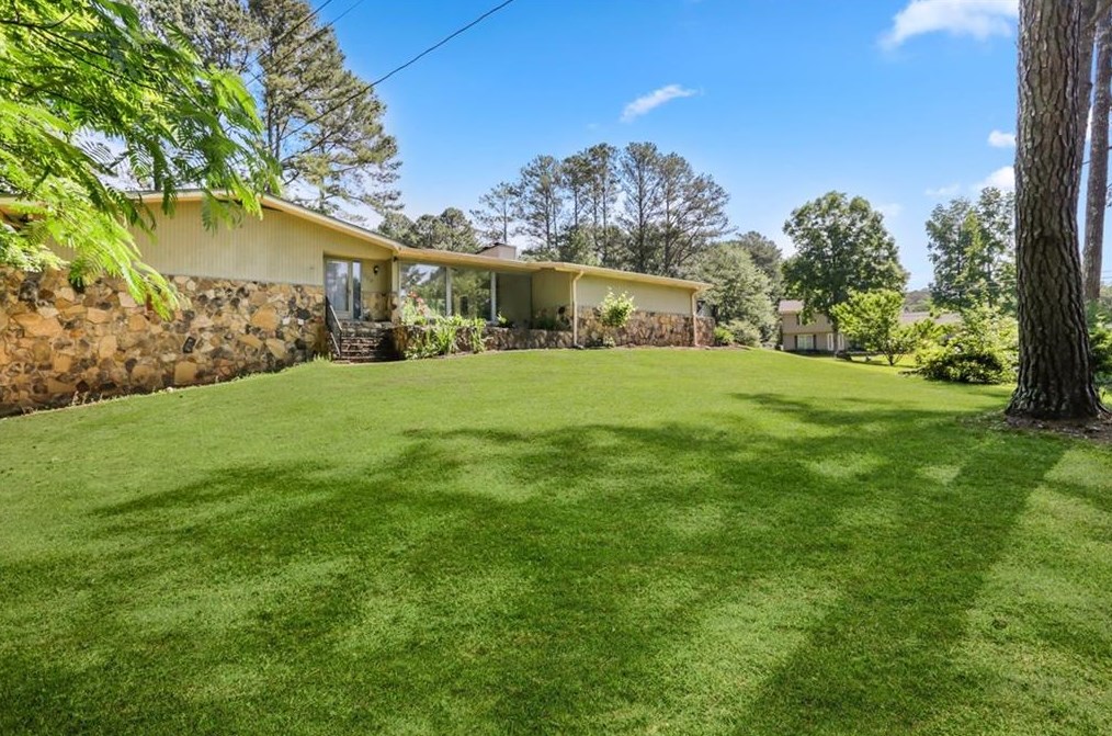 856 Sweet Briar Trail Se, Conyers, GA 30094