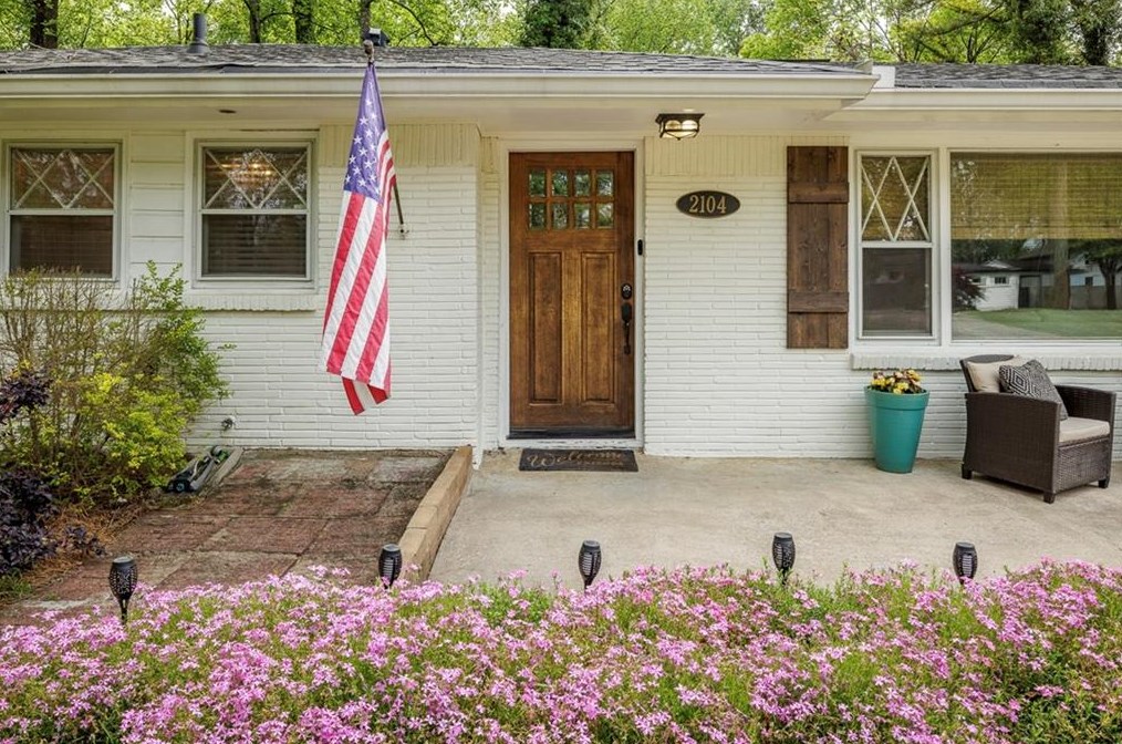 2104 Drew Vly Rd, Atlanta GA  30319-3918 exterior