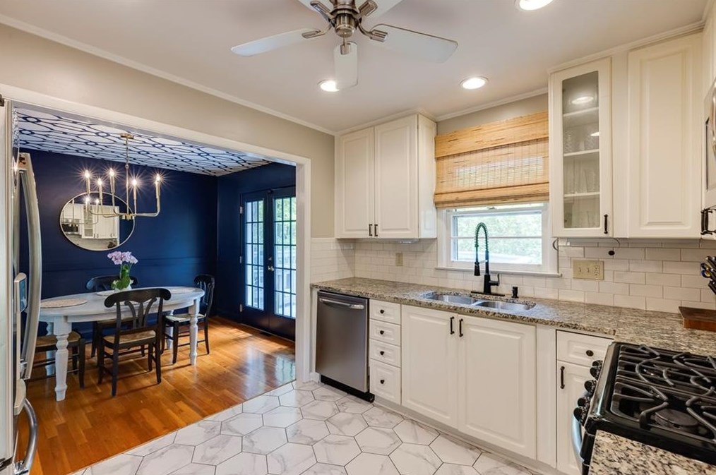 2104 Drew Vly Rd, Atlanta GA  30319-3918 exterior