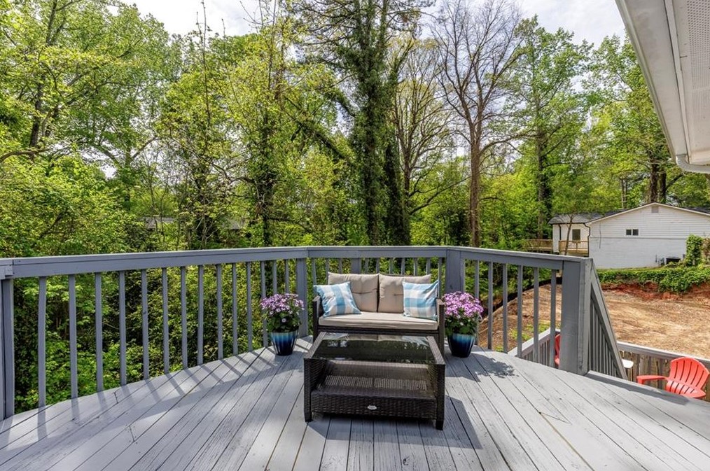 2104 Drew Vly Rd, Atlanta GA  30319-3918 exterior