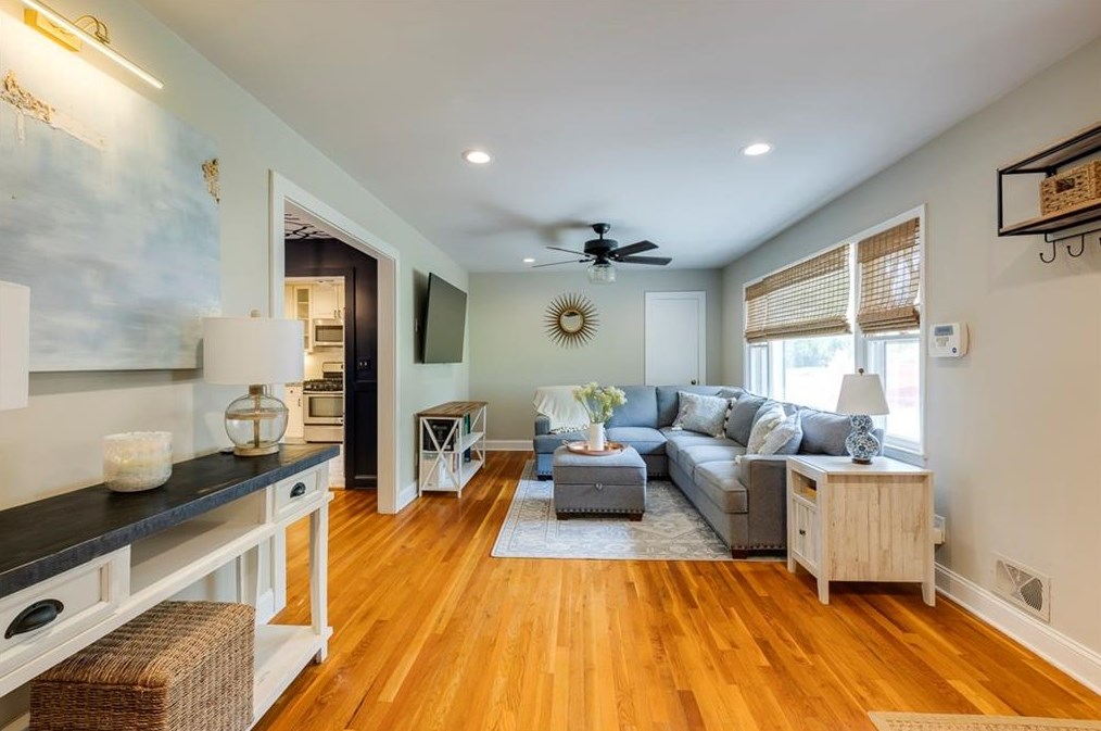 2104 Drew Vly Rd, Atlanta GA  30319-3918 exterior