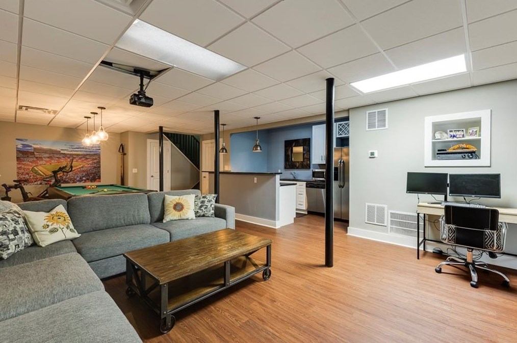 2104 Drew Vly Rd, Atlanta GA  30319-3918 exterior