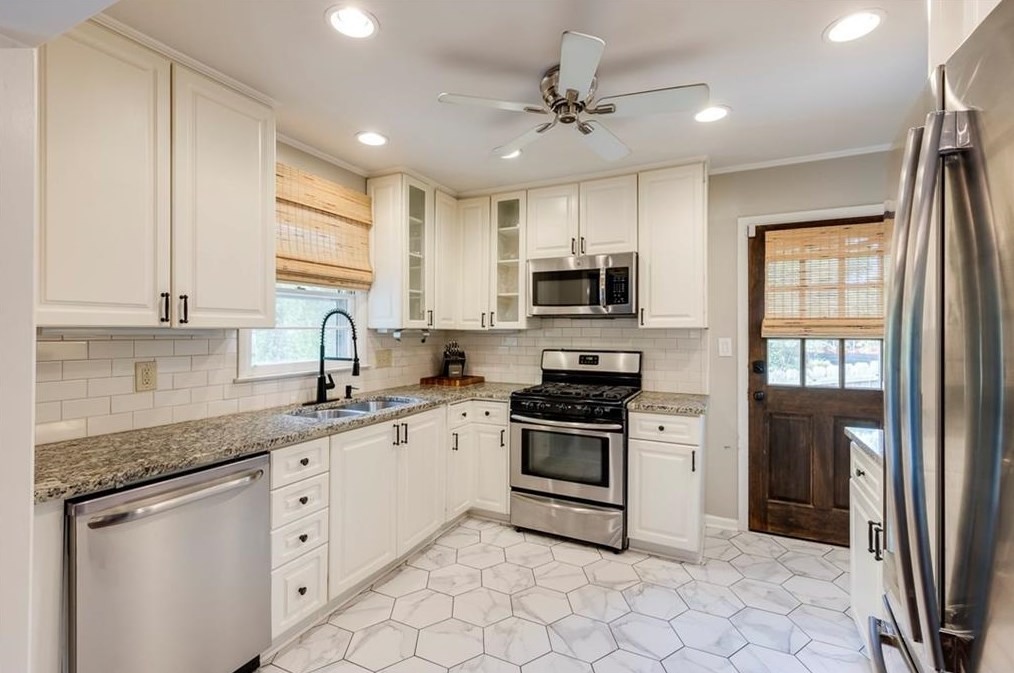 2104 Drew Vly Rd, Atlanta GA  30319-3918 exterior