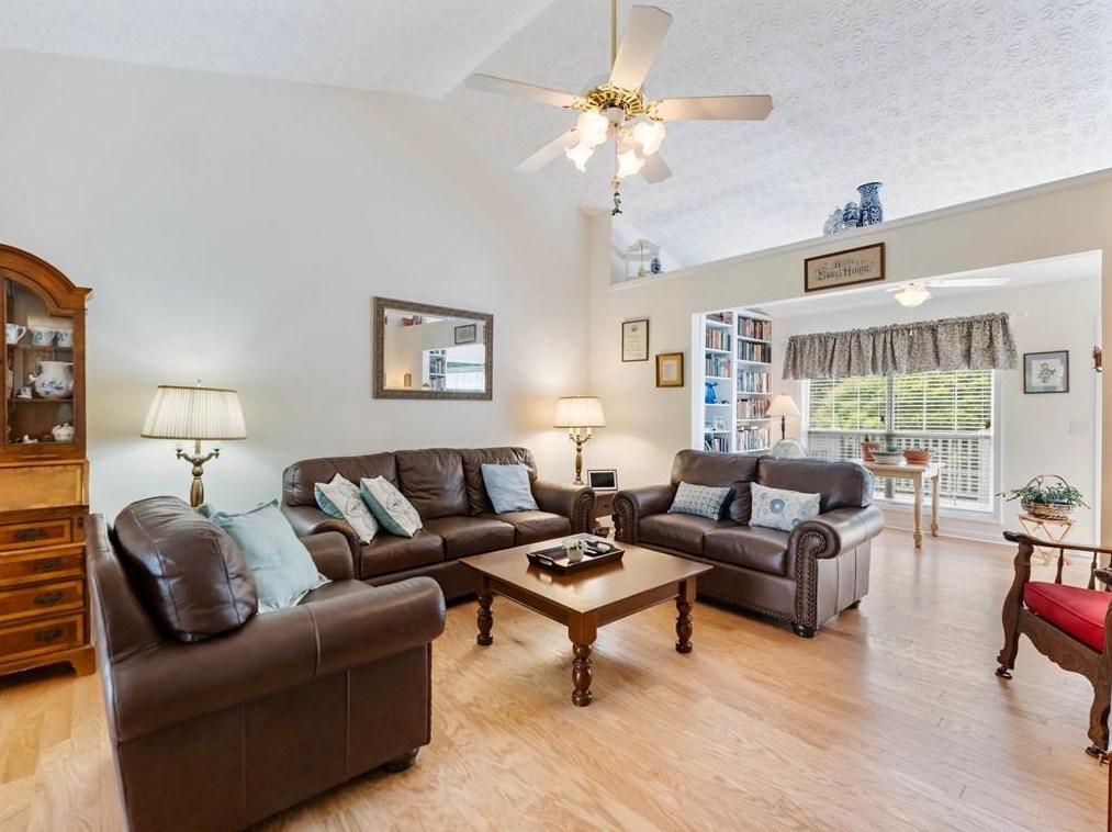 4541 Summerset Dr, Gainesville, GA 30507-8115