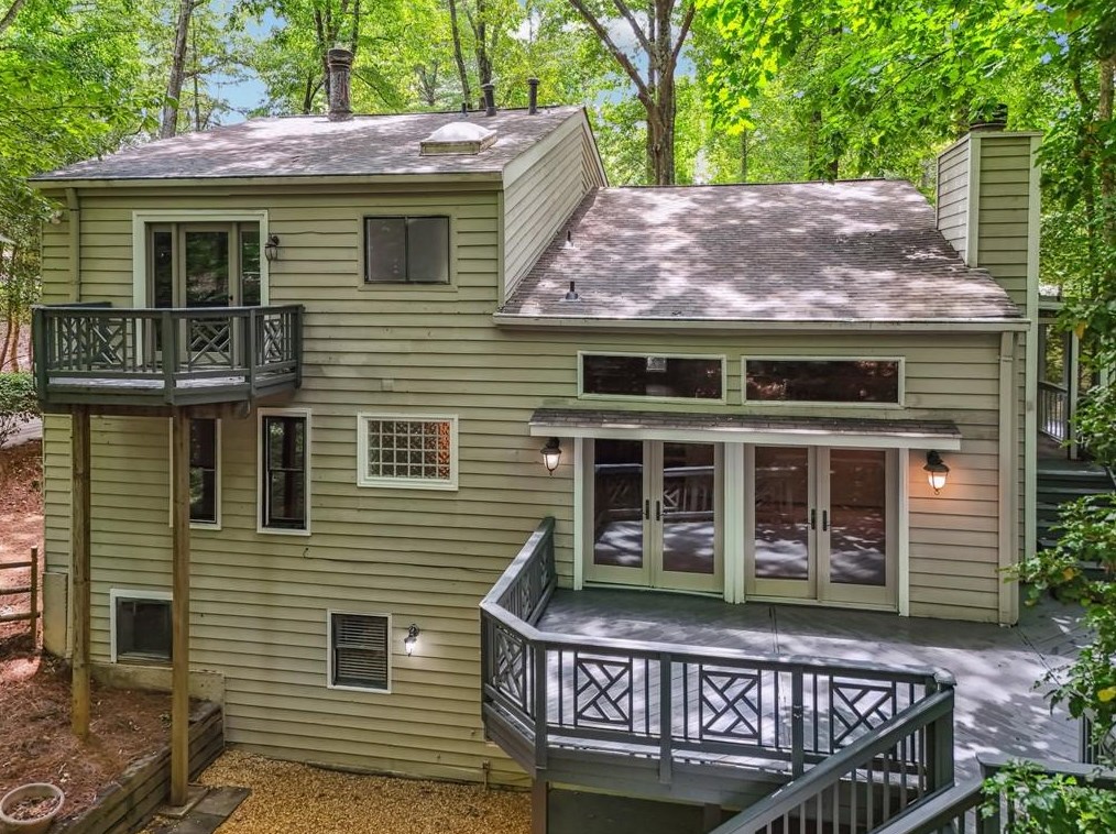 2270 Six Branches Dr, Roswell, GA 30076-3039