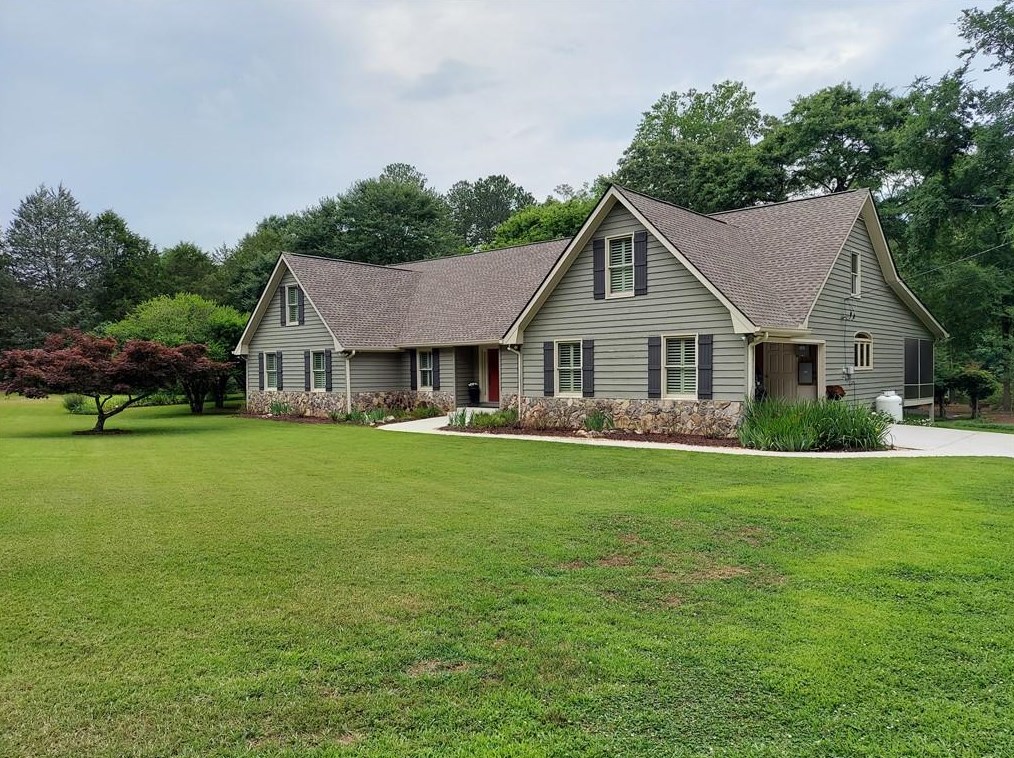 1130 Lake Stone Lea Dr, Oxford, GA 30054-3627
