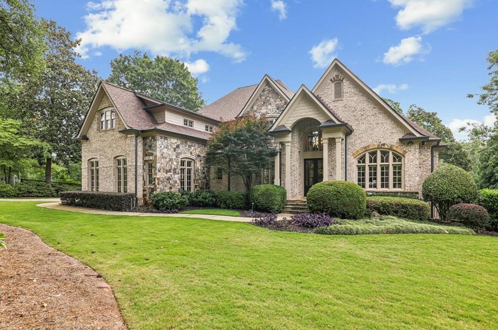 6285 Aberdeen Dr, Atlanta, GA 30328