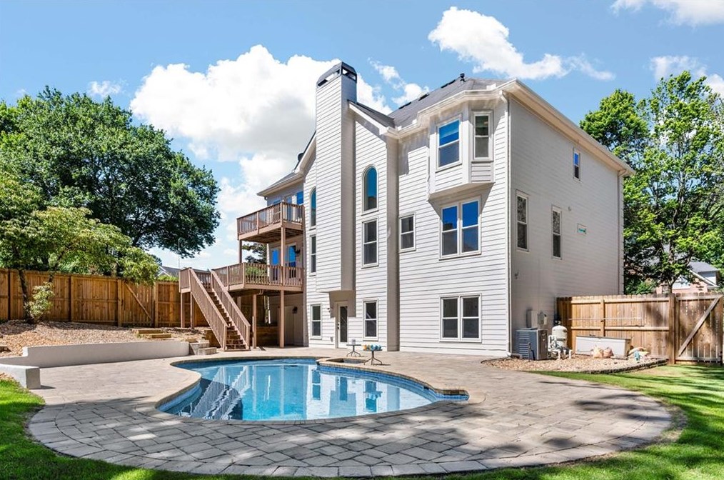 2003 Breckenridge Ln, Alpharetta, GA 30005-3408