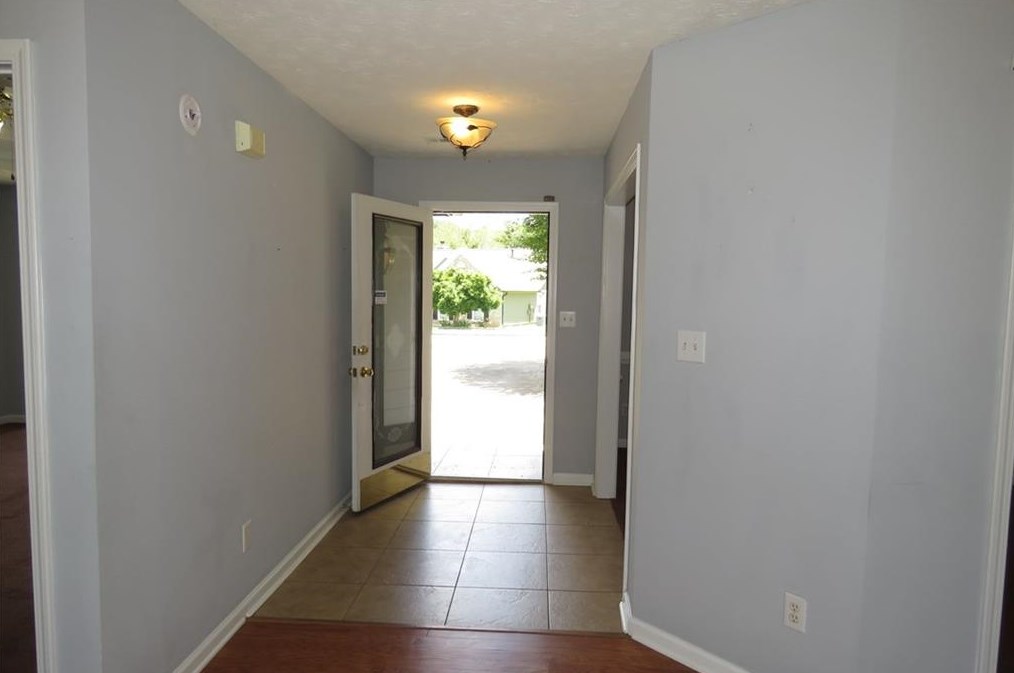 460 Avalon Forest Dr, Lawrenceville, GA 30044-7818