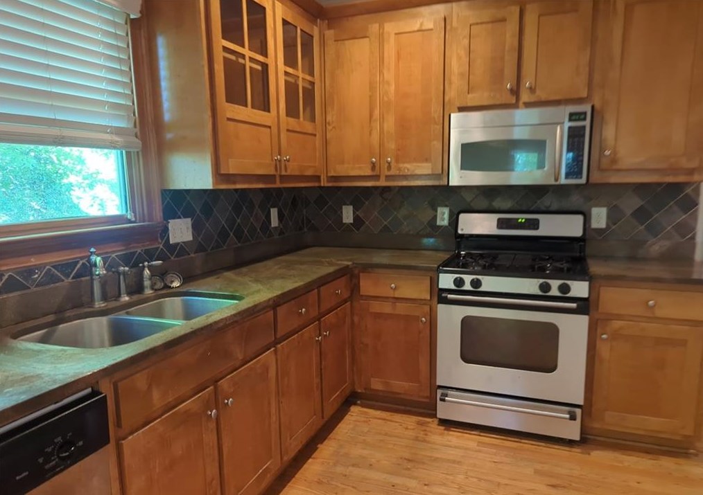 1876 Timberwood Trce, Decatur GA  30032-5228 exterior