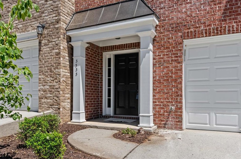 3535 Chattahoochee Summit Ln, Atlanta, GA 30339-3291