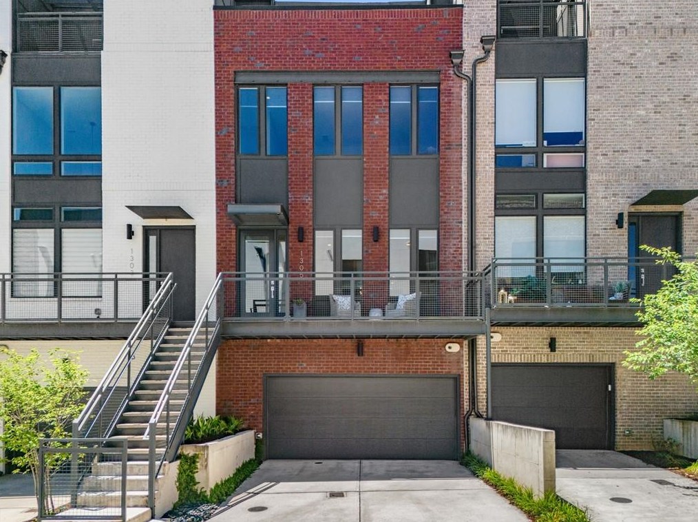 1305 Chelsea Cir, Atlanta, GA 30318-1268