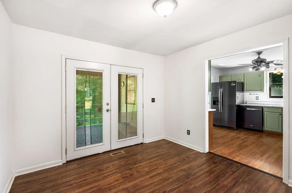 4292 Gregory Ln, Smyrna GA 30082-4427 exterior