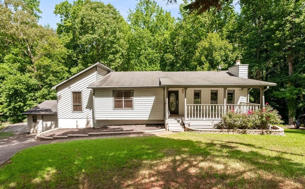 4292 Gregory Ln, Smyrna GA 30082-4427 exterior