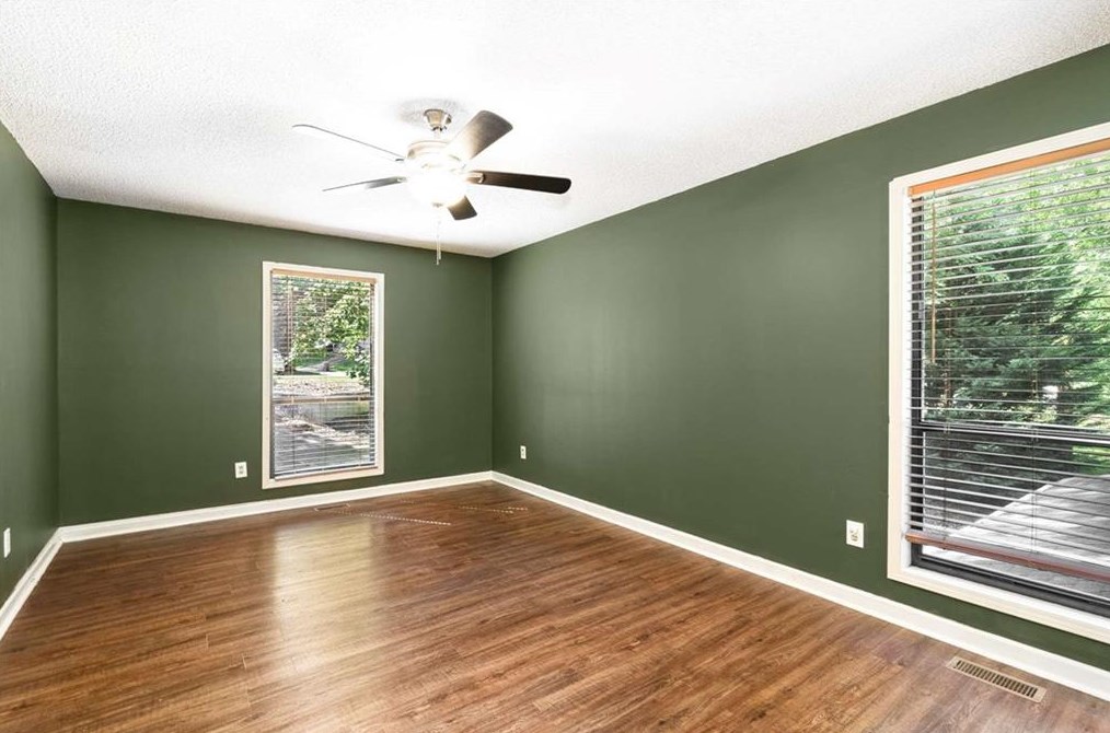 4292 Gregory Ln, Smyrna GA 30082-4427 exterior