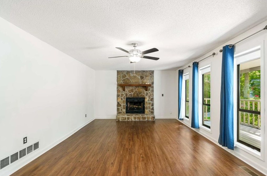 4292 Gregory Ln, Smyrna GA 30082-4427 exterior