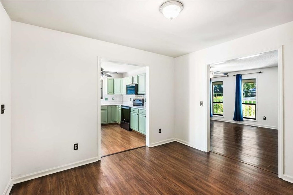 4292 Gregory Ln, Smyrna GA 30082-4427 exterior