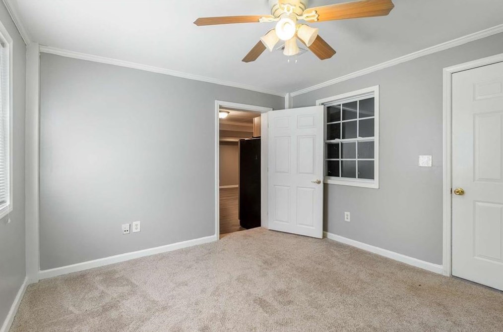 4292 Gregory Ln, Smyrna GA 30082-4427 exterior