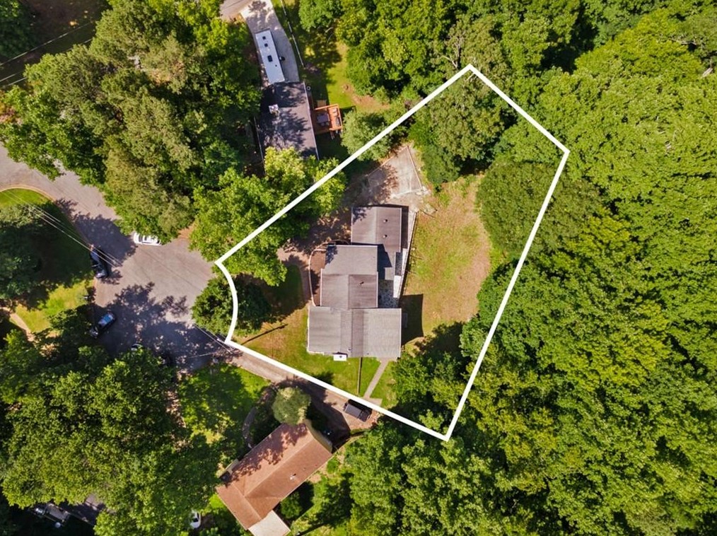 4292 Gregory Ln, Smyrna GA 30082-4427 exterior