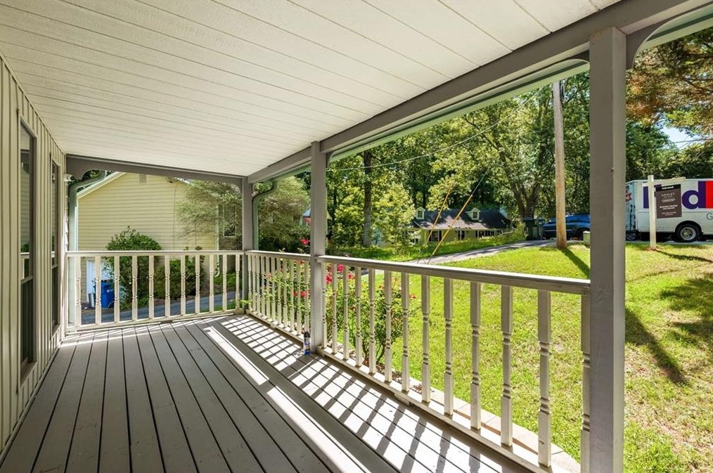 4292 Gregory Ln, Smyrna GA 30082-4427 exterior