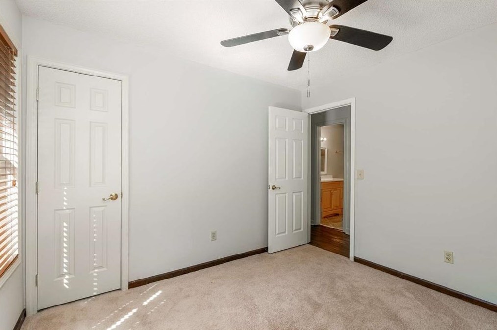 4292 Gregory Ln, Smyrna GA 30082-4427 exterior