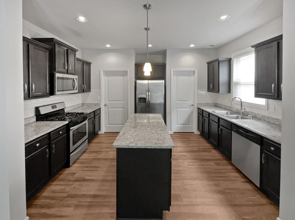 2431 Oakleaf Cir, Lithonia, GA 30058