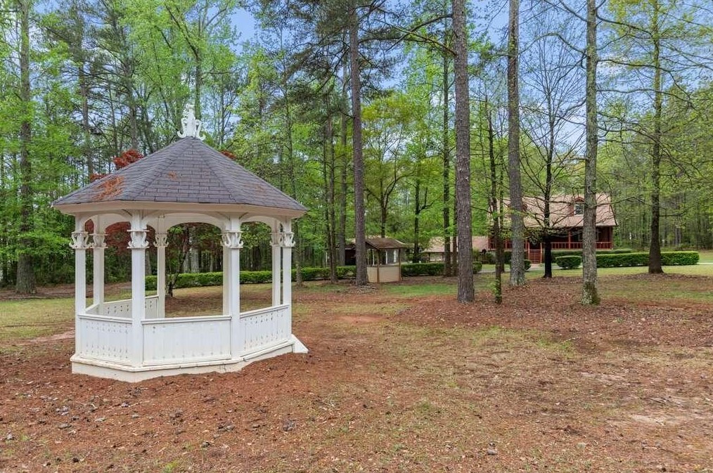 6502 Hearn Rd, Stockbridge GA  30281-1002 exterior