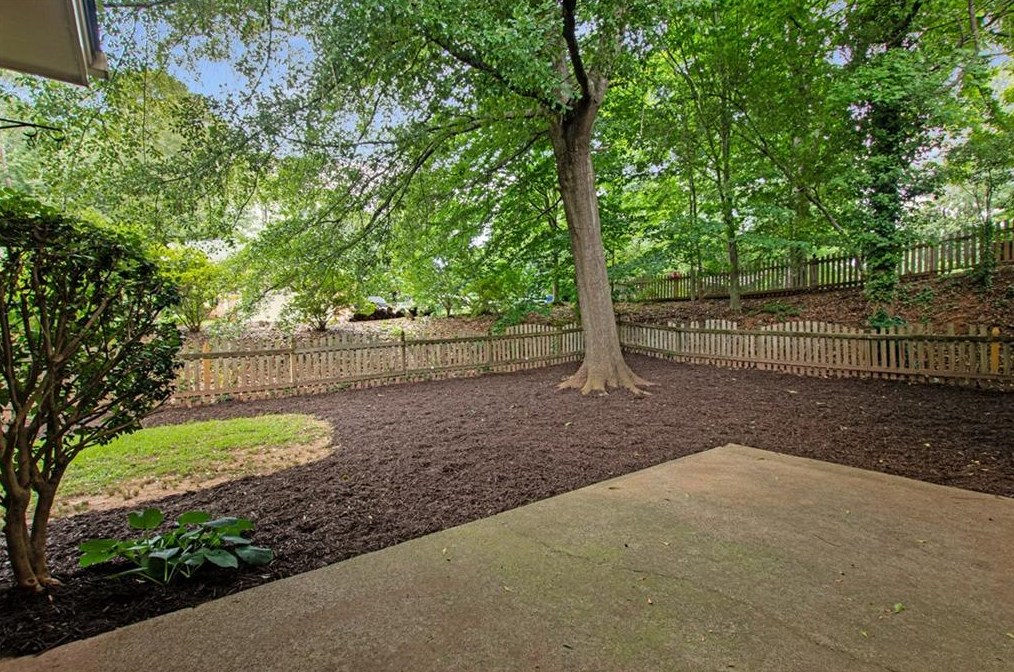 4576 Holliston Rd, Atlanta GA  30360-2058 exterior