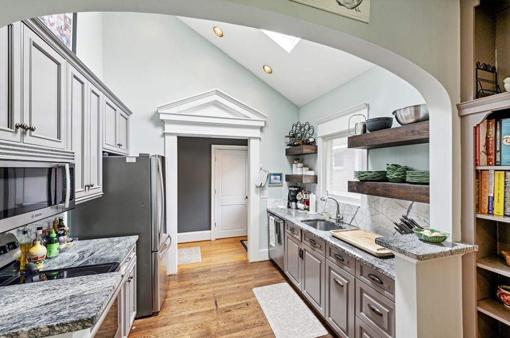 933 Church St, Decatur GA 30030-1527 exterior