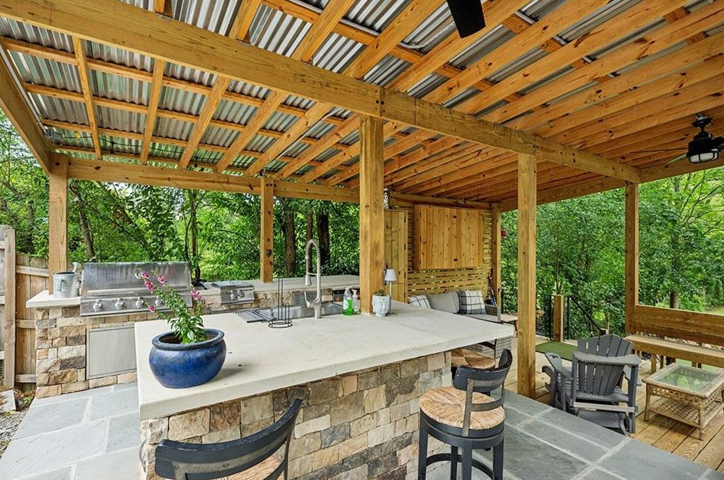 933 Church St, Decatur GA 30030-1527 exterior