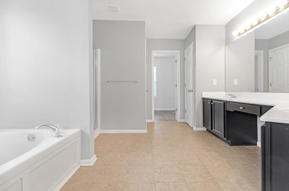 5481 The Vyne Ave, Atlanta GA  30349-8736 exterior